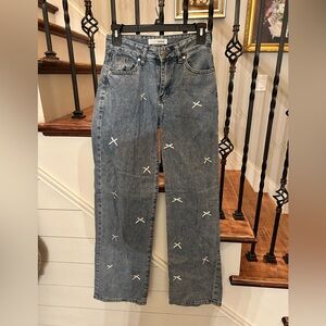 BOWS BOWS BOWS! Stylish Soho Straight Leg Jeans in Blue with pink bows size 0